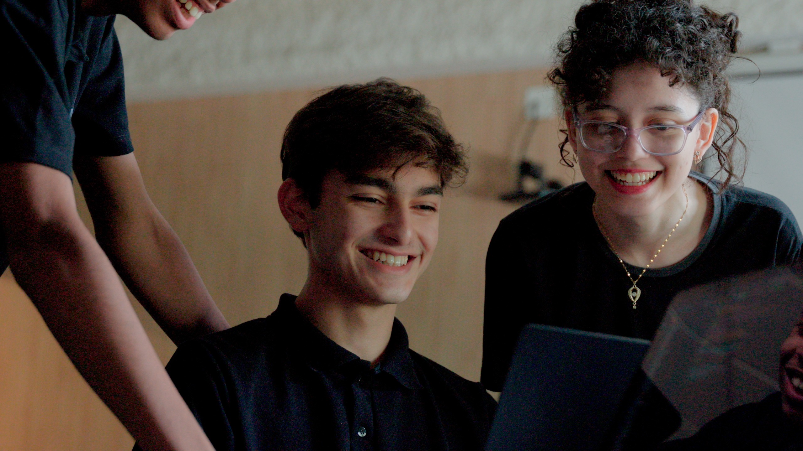 Escola de Tecnologia prepara jovens para o futuro